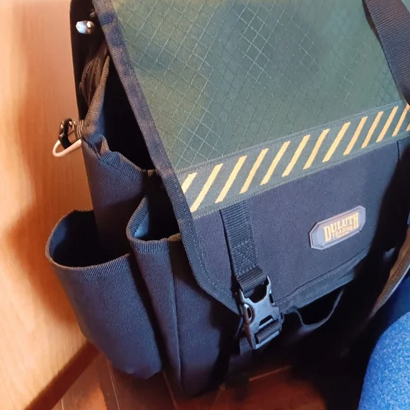 Duluth Trading Company Bag Cab Commander 2 Messenger - Picture 2 of 10